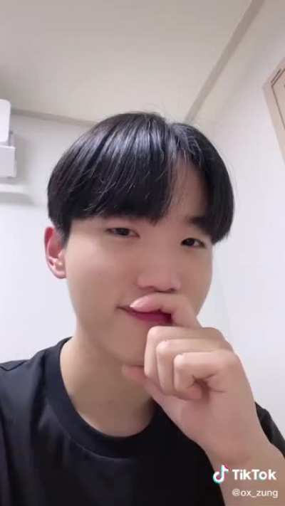 When he say 'MAMA', i can feel it, so FUCKING HURT :&amp;lt;&amp;lt; :v