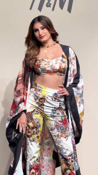 Rate Rasha's look 