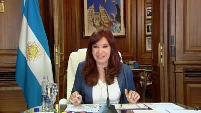 Lenguaje corporal. Miren las manos de CFK en su discurso post condena.