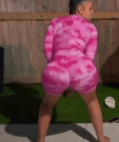 Bianca Raines Twerking
