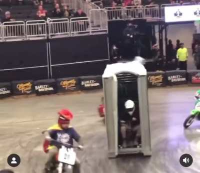 Креативно