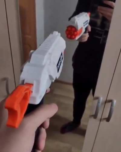 HmM