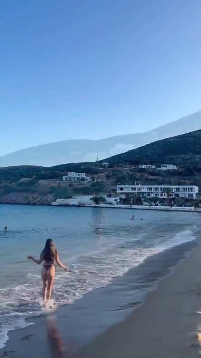 Σοφία Φυρου κέρασε και βυζαρες και κωλαρα 