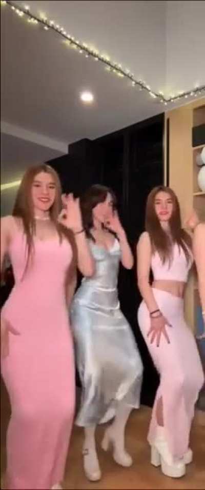 Ara, Fer y bethcast