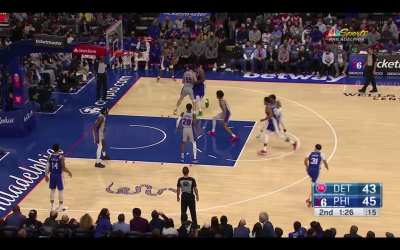 (Highlight) Joel Embiid with the nasty Magic Johnson Impression