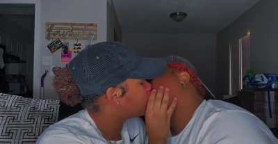 ebony beauty&rsquo;s tongue fight👅