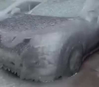 🔥 Freezing rain in Vladivostok, Russia