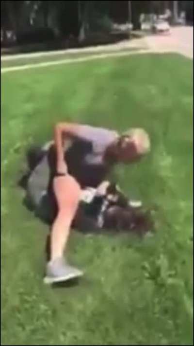 Blondie kicks ass
