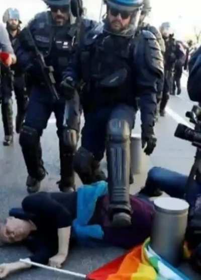 BASED COPS!!!!