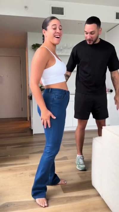 Her ass is FAT 🤤