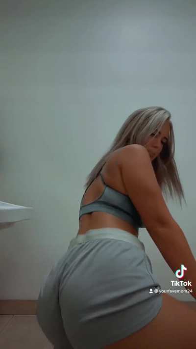 @yourfavemom24