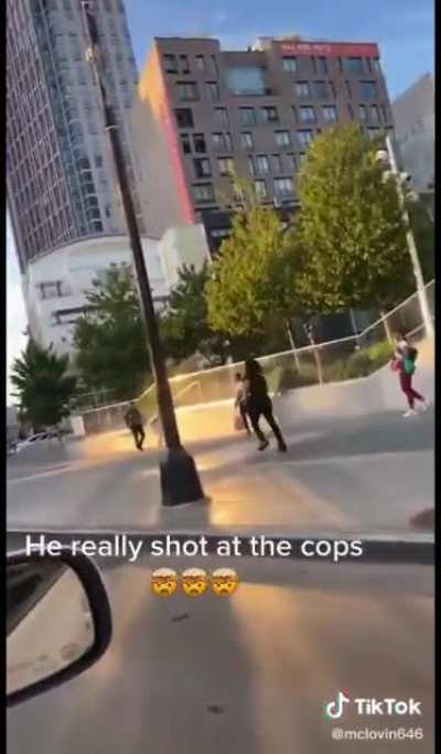 Brooklyn nigga boomed a cop today 🙆🏿&zwj;♂️🙆🏿&zwj;♂️🙆🏿&zwj;♂️🤦🏾&zwj;♂️🤦🏾&zwj;♂️🤦🏾&zwj;♂️ No lie cops run mad slow 🙇🏿&zwj;♂️