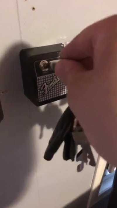 Hangin&rsquo; keys like a rockstar \m/