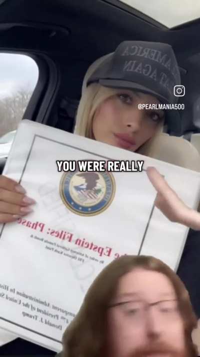 Face of the "Hot girls for Cuomo" campaign is a MAGA Zionist. This great fucking investigative journalism.