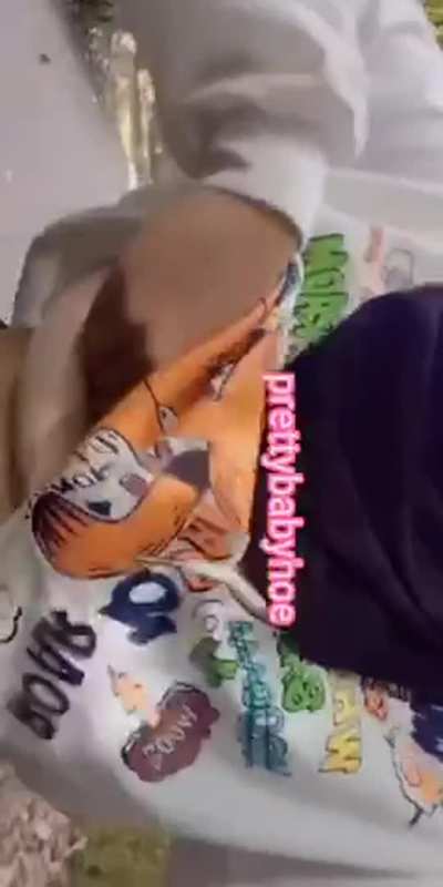Bayangkan korang tengah joging tetiba ada awek payung tetek sesedap ni😋