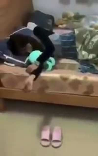 👀