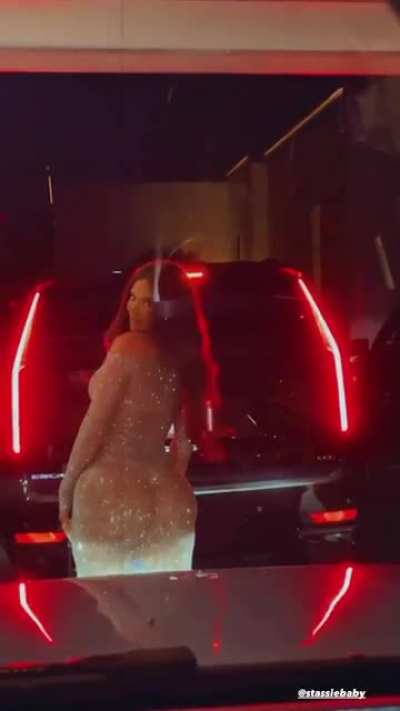 shake it 🍑👀