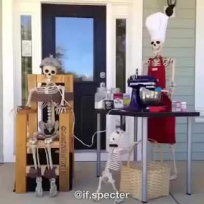 ooh spooky skelitone