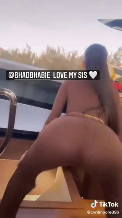 Her twerking