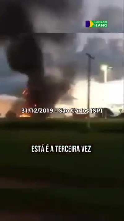 Queimaram a est&aacute;tua da "liberdade" da havan (23/09/2025)