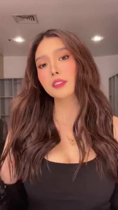 Analyn Barro