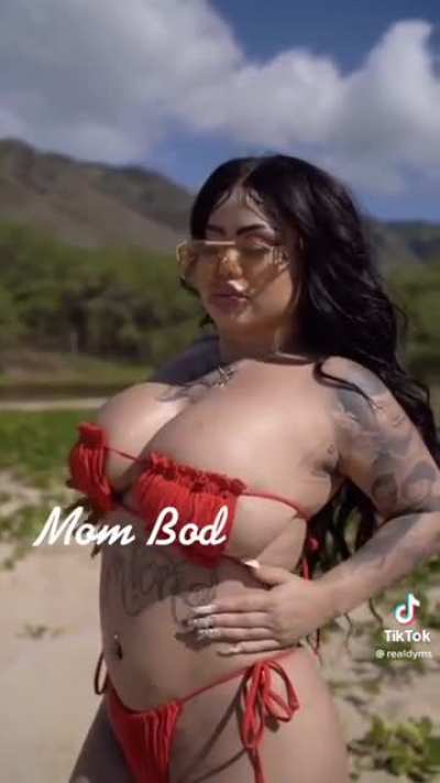 👀