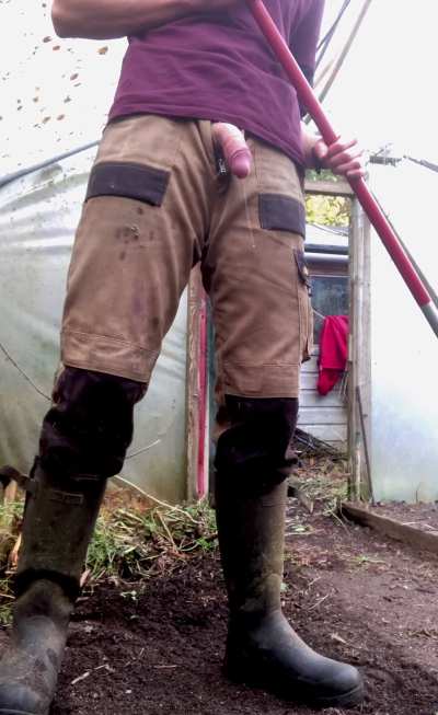 Pre cum dripping semi at work! 👨&zwj;🌾