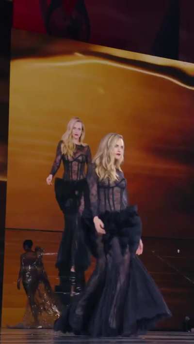 Cara walks for L'Or&eacute;al Paris Womenswear Spring/Summer 2026 Show as part of Paris Fashion Week at Hotel de Ville - IG September 2025