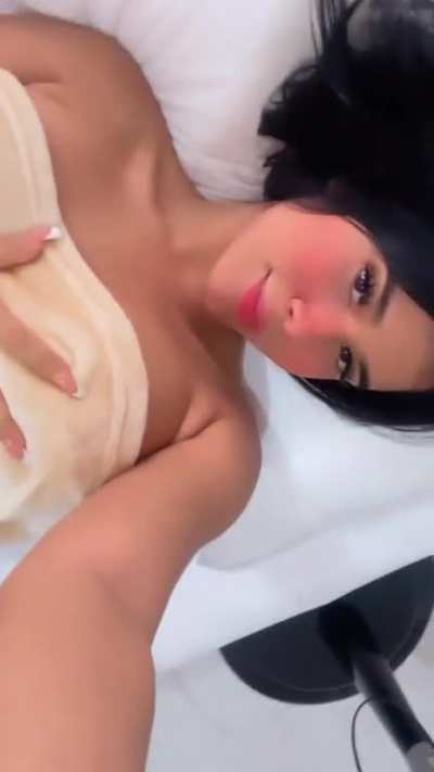 Papi no te pierdas del delicioso que acabe de grabar donde me como una rica 🍆 el video solo lo subir&eacute; a mi onlyfans El LINK esta en mi biograf&iacute;a TE ESPERO😋🎥😈🔥🔥💦💦