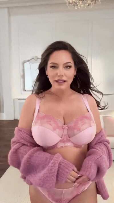 Kelly Brook