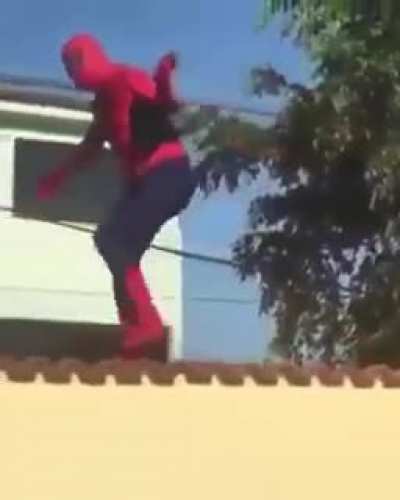 vcs viram o traile do novo filme do homem aranha?