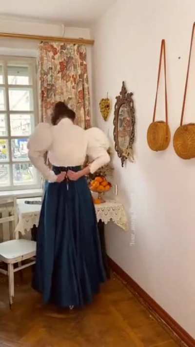 Утренний туалет в конце XIX в начале XX века (звук)
