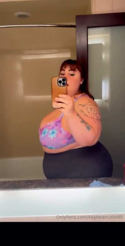 Kaybearcutie has been busting ass literally!