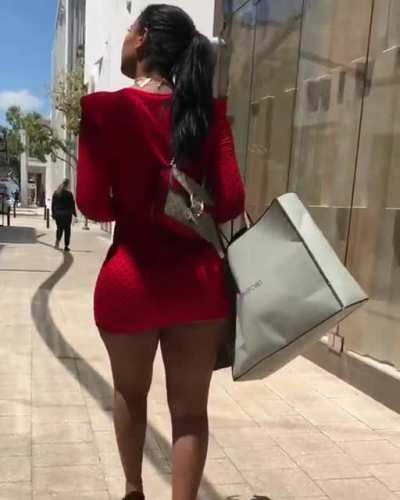 Dress can't hold it