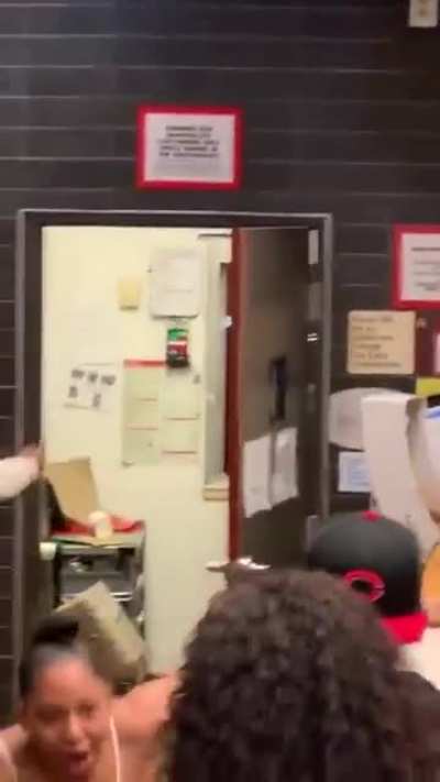 Group of teens DESTROY McDonald&rsquo;s and maces the security guard!