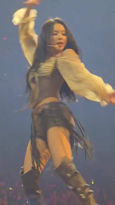 Chaeyoung Right Hand Girl 🔥