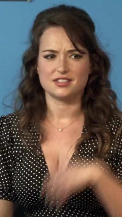 In "Californication" Season 7, Episode 3 (2014) 