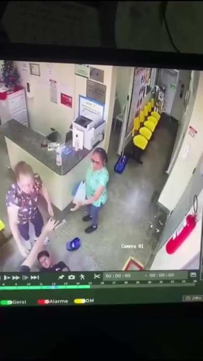 Man Robs The Wrong Medical Centre Where The Doctor Is a martial arts Expert in his spare time