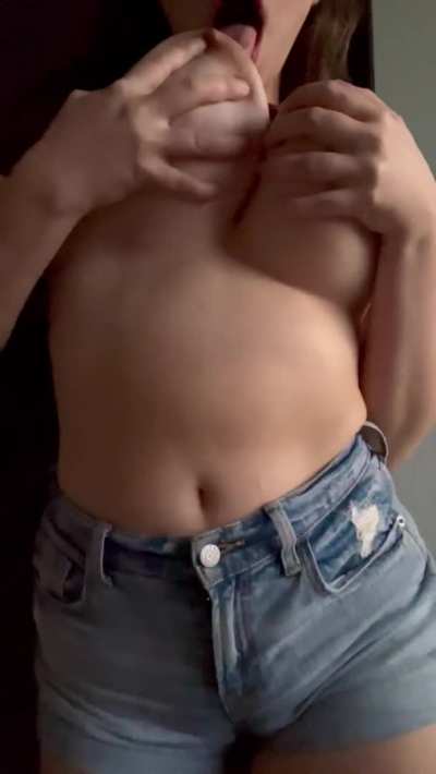 i make them jiggle so you'll get hypnotized