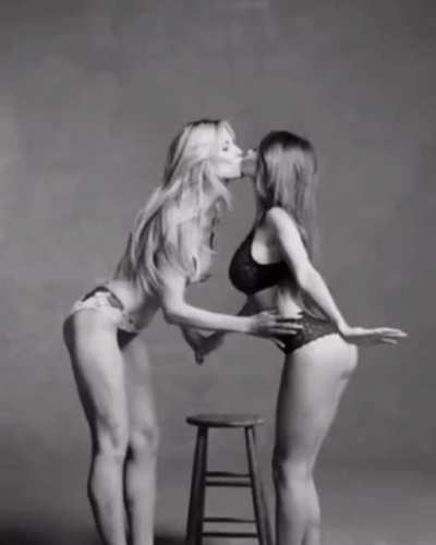 Heidi klum (german-American model, age:49) and her daughter Leni klum