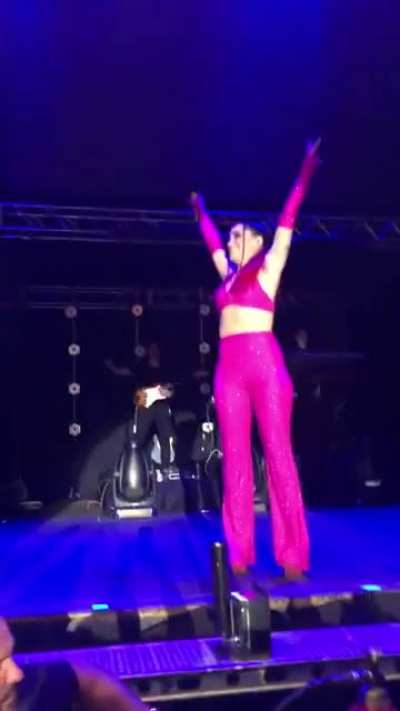 Le propuso casamiento anoche en pleno show de Lali en Rosario