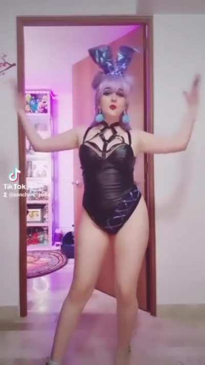Falta poco pa que la veamos haciendo esos videos de manualidades como Luna Bella