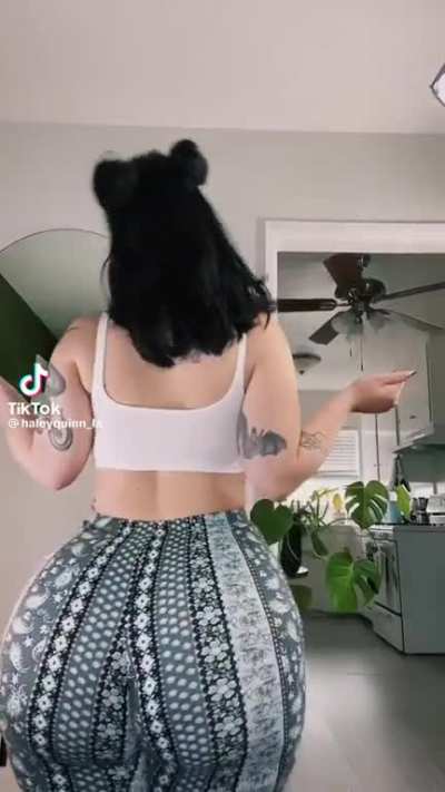 Huge whootie
