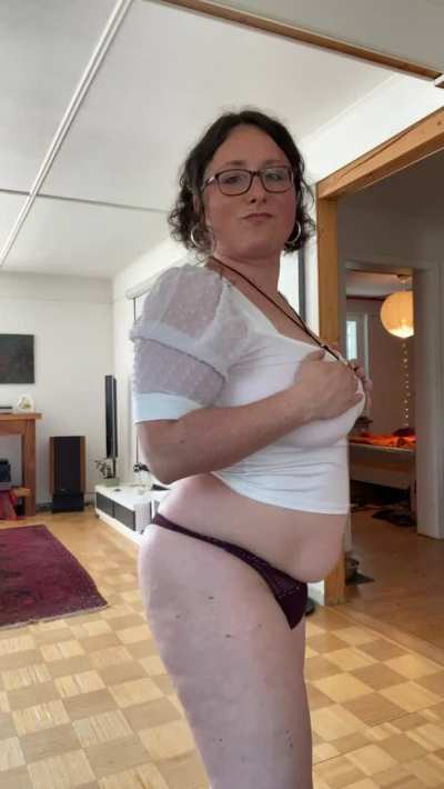 Does anyone still sort by New? This Ass is for you