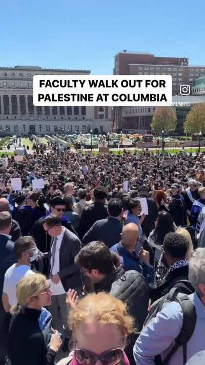 Massive crowd of faculty walk out in solidarity with students and with the movement for Palestine at Columbia University. Source in comments.