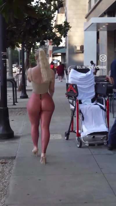 🧟‍♂️🍑