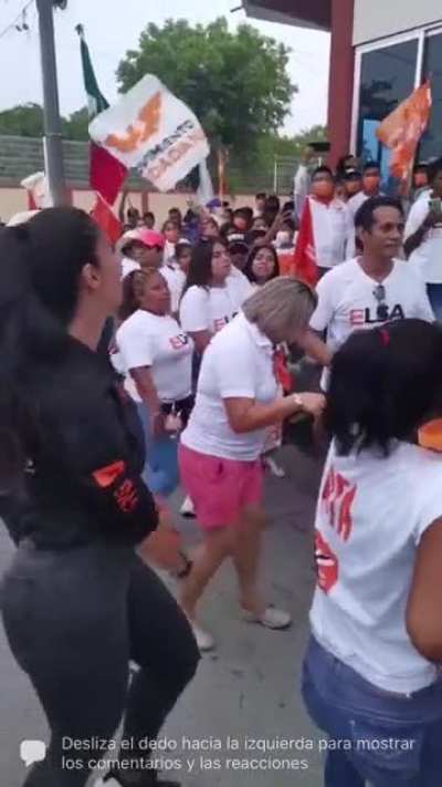moviendo su culote de alegr&iacute;a porque pensaba que iba a ganar y recibir un sueldazo