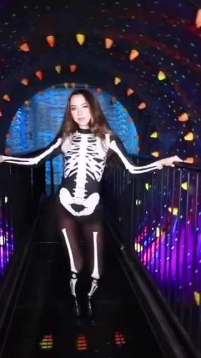 SLAY RONI, she&rsquo;s so HOT 🔥