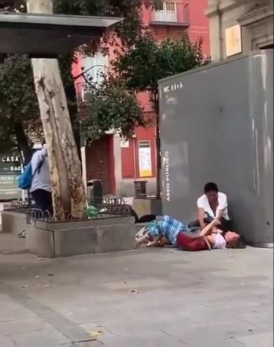 I&rsquo;ll film this guy dancing &ndash; &ndash; no wait this mugging is pretty interesting