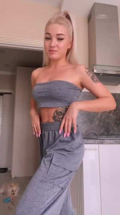 Friendsonly, ( No I did not pay for this, she uploaded it a while ago on her telegram and deleted it ).
